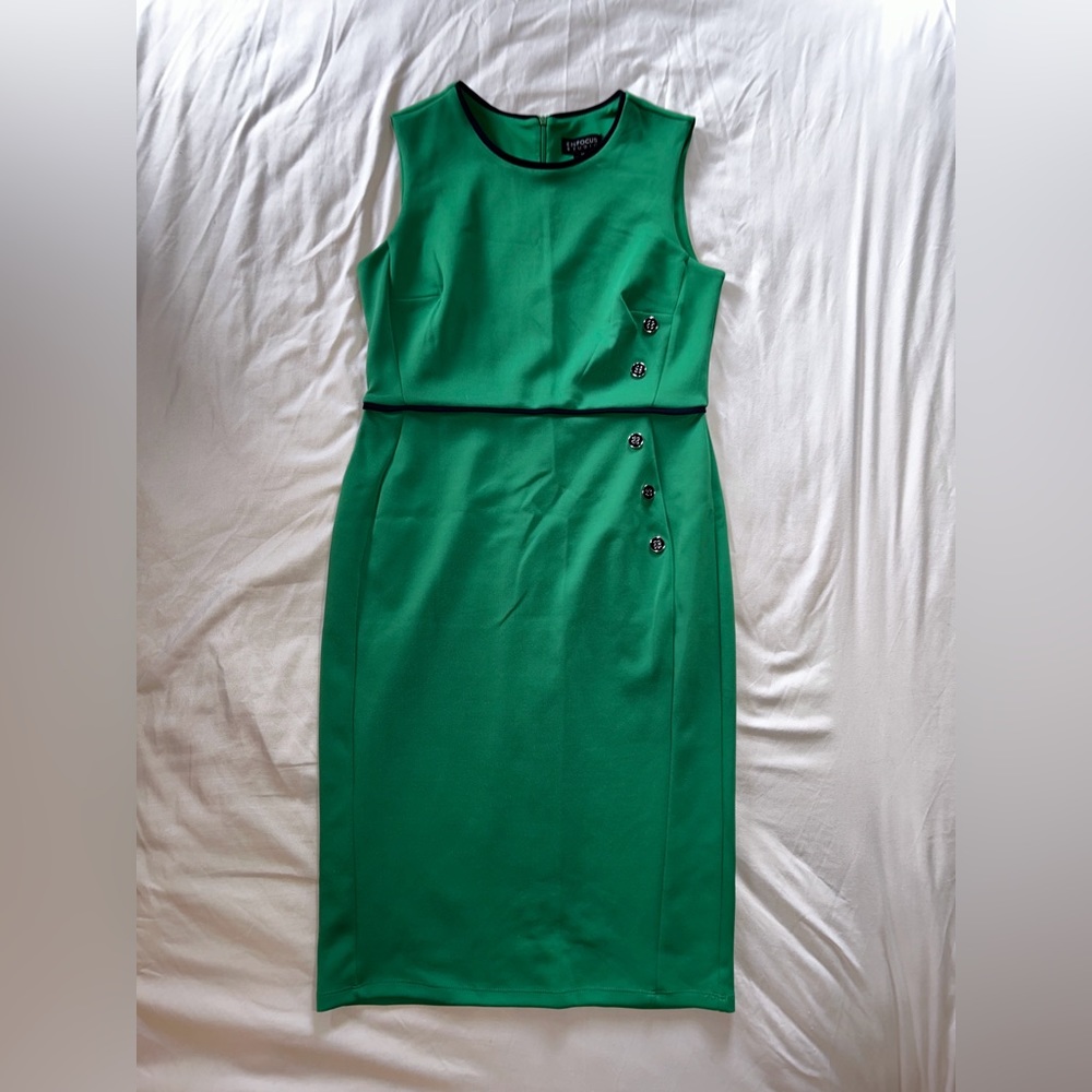 ENFOCUS Studio || Vibrant Navy Green Midi Dress